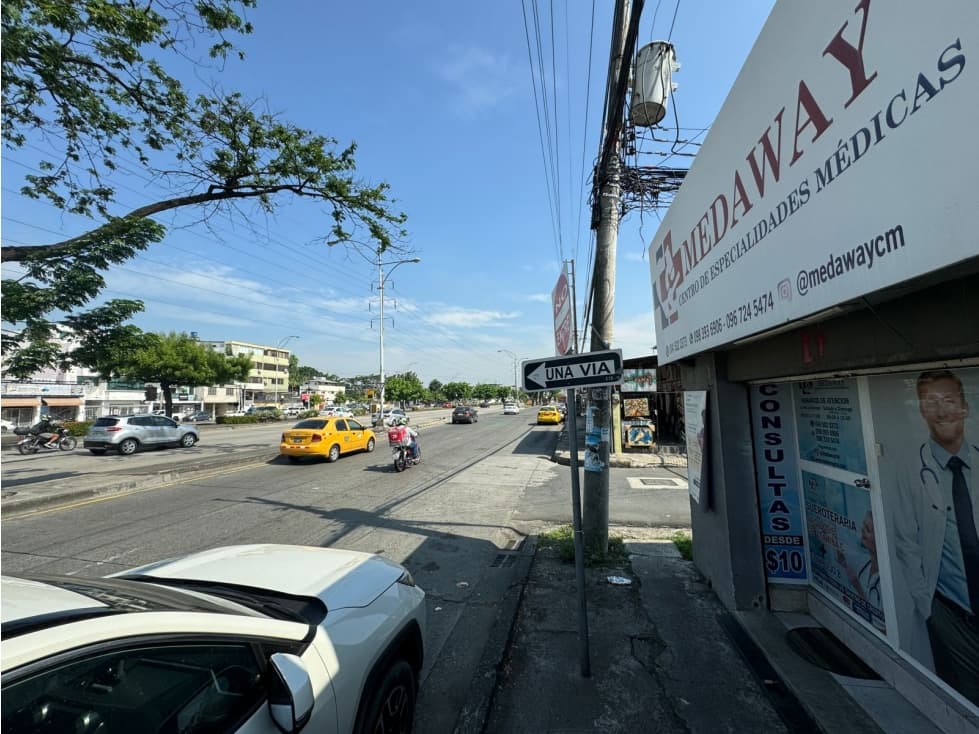 LOCAL EN AV. FRANCISCO DE ORELLANA - 1
