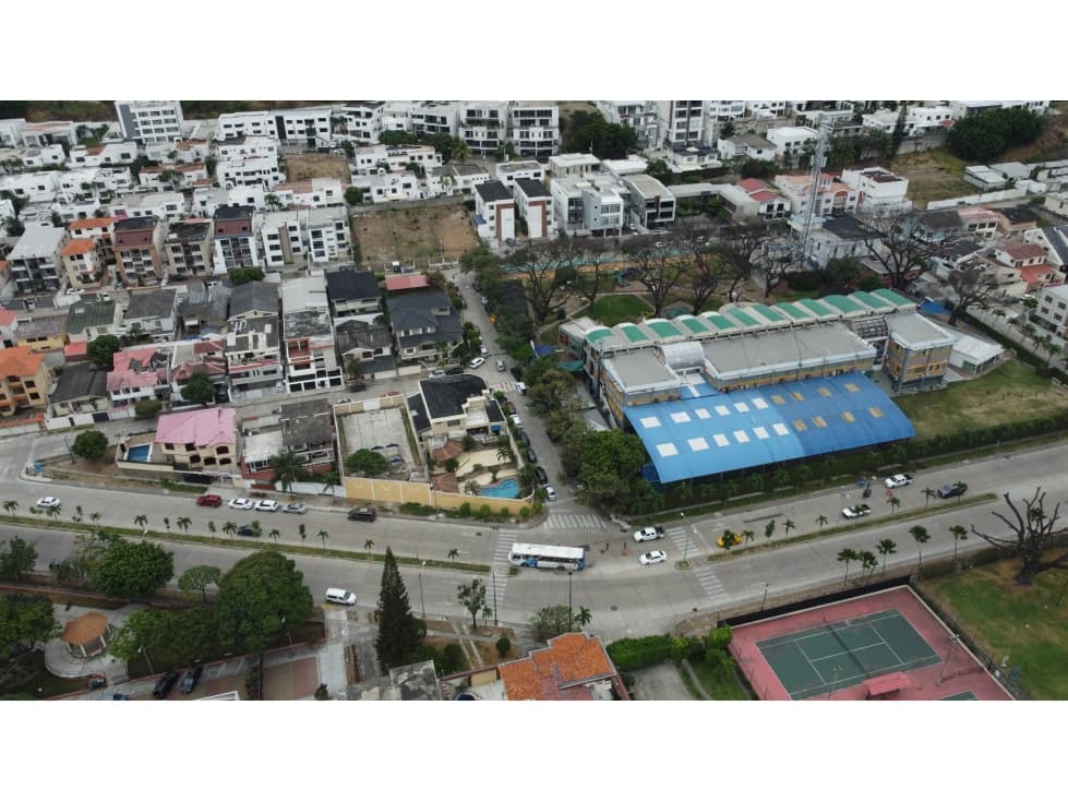 TERRENO EN CEIBOS ATRAS DEL COLEGIO BALANDRA - 1