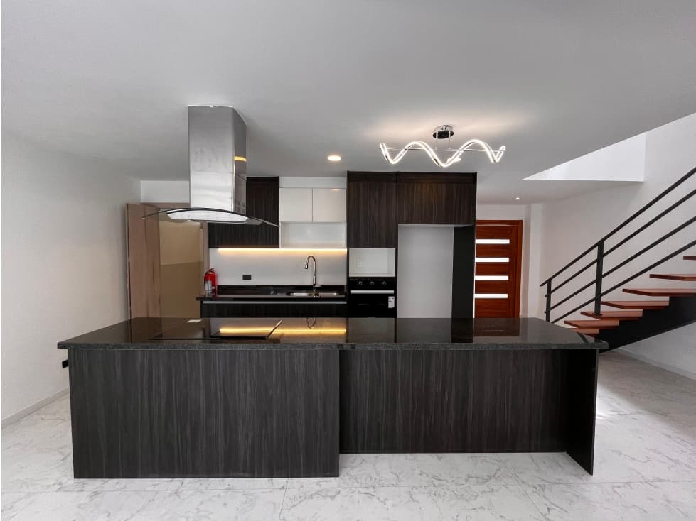 Casas modernas en renta con patio y pérgola en Cumbayá El Nacional - 1