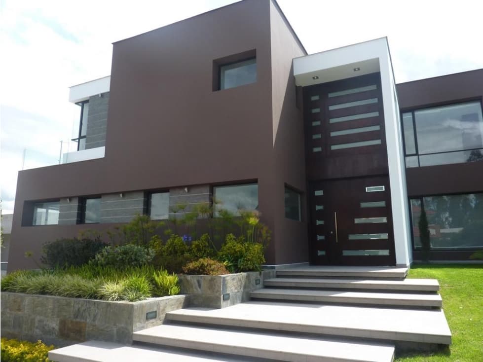 Quito Nayon Tanda Casa de Lujo en Venta con Piscina - 1
