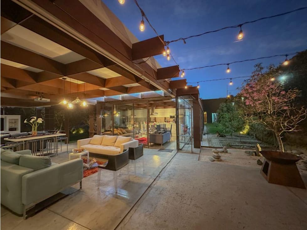 Casa de Lujo en Renta Las Peñas, Tumbaco | 2.500m2 de terreno - 1