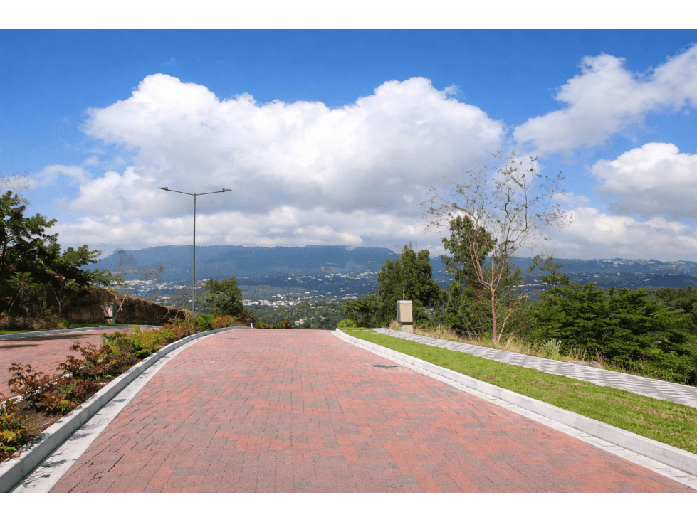 Terreno en venta en Tumbaco en Rumikuna con vista - 1