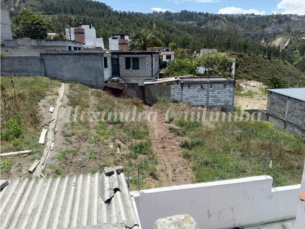 TERRENO EN NAYÓN DE 1104m2 EN VENTA UBICADO A 2 CUADRAS DEL PARQUE - 1