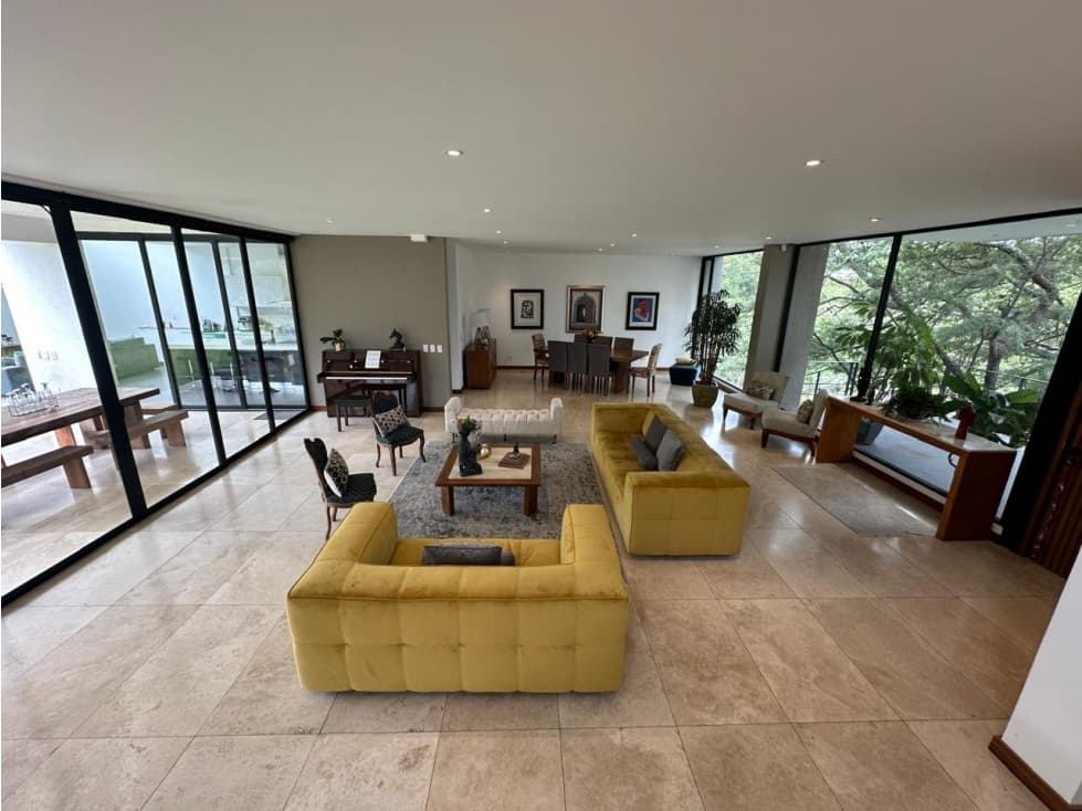 Casa de lujo en alquiler en Arrayanes 498 m², jardín amplio - 1