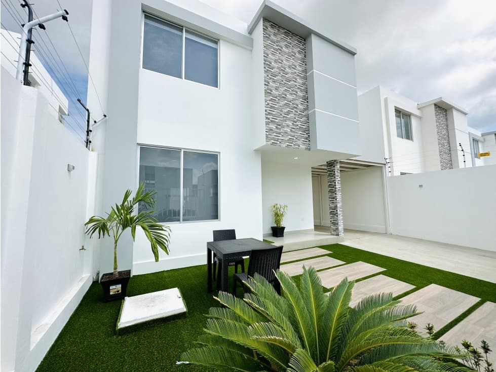 CASAS EN URB CRISTAL AZUL - 1