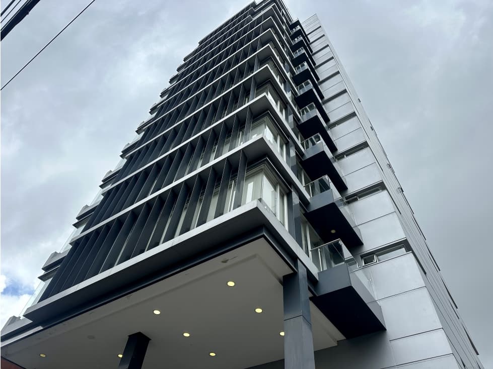 OFICINA VENTA Quito 58m2 con balcón plazaArgentina - 1
