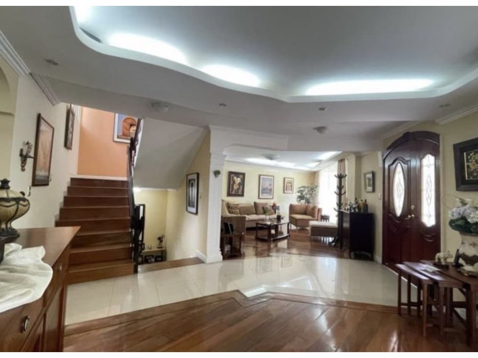 Casa ALQUILER 3 dormitorios CUMBAYÁ urbaniz privada - 1