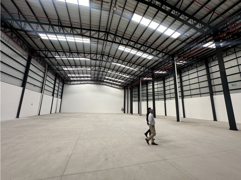 Galpón Industrial VENTA 1461m2 QUITO complejo a 5 minutos AEROPUERTO - 1