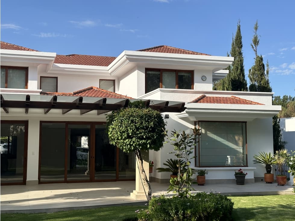 CASA DE LUJO VENTA CUMBAYÁ impecable - 1