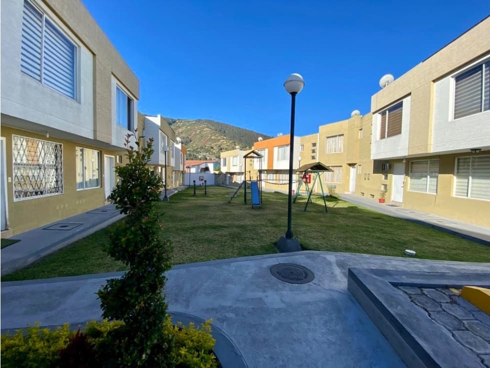 CASA EN VENTA EN MIRASIERRA (CB) - 1
