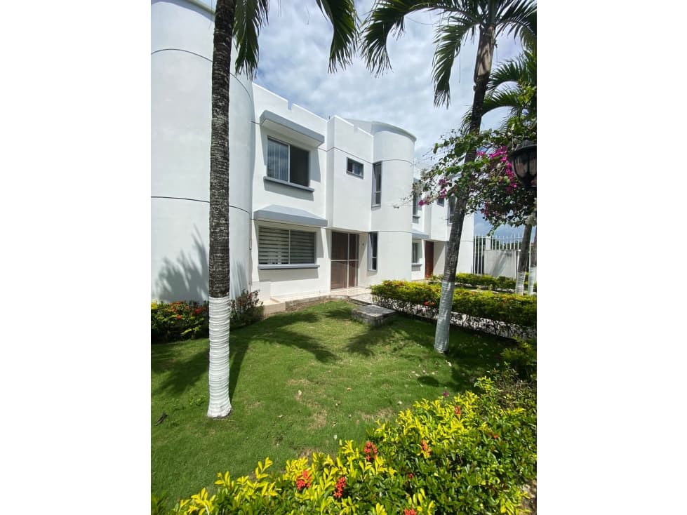 CASA DE VENTA EN CONJUNTO HABITACIONAL TONSUPA AN - 1
