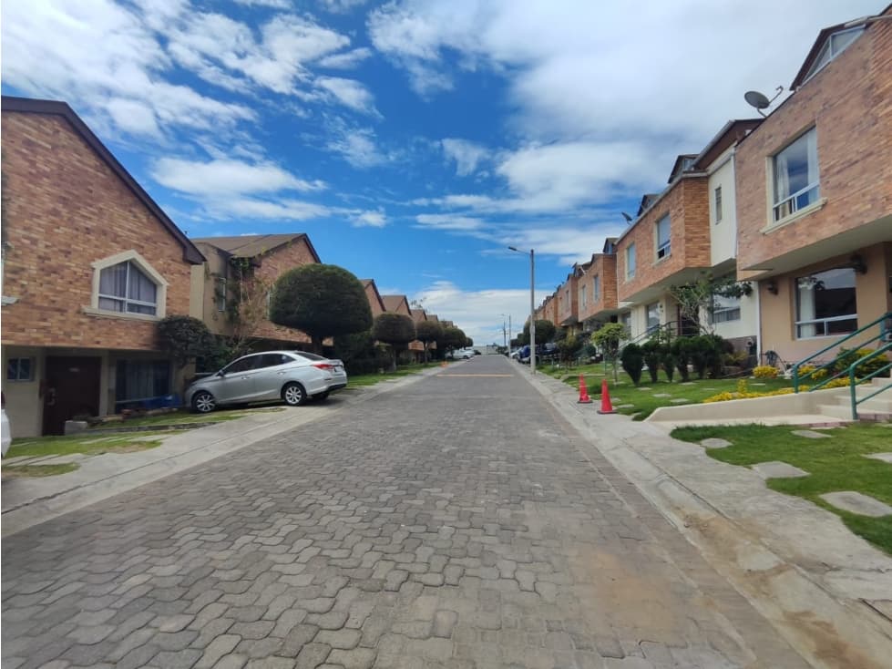 VENDO CASA EN BELLAVISTA DE CARRETAS 3 HAB + SOTANO AN - 1