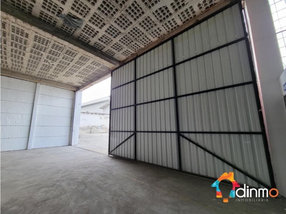 Galpon industrial de arriendo Norte de Quito - Parque de los recuerdos - 1