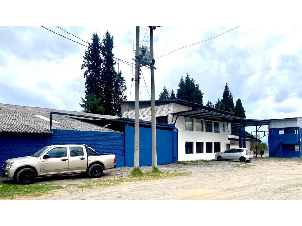 Venta de Nave Industrial, Comercial o Logítica en Cuenca 2510m² - 1