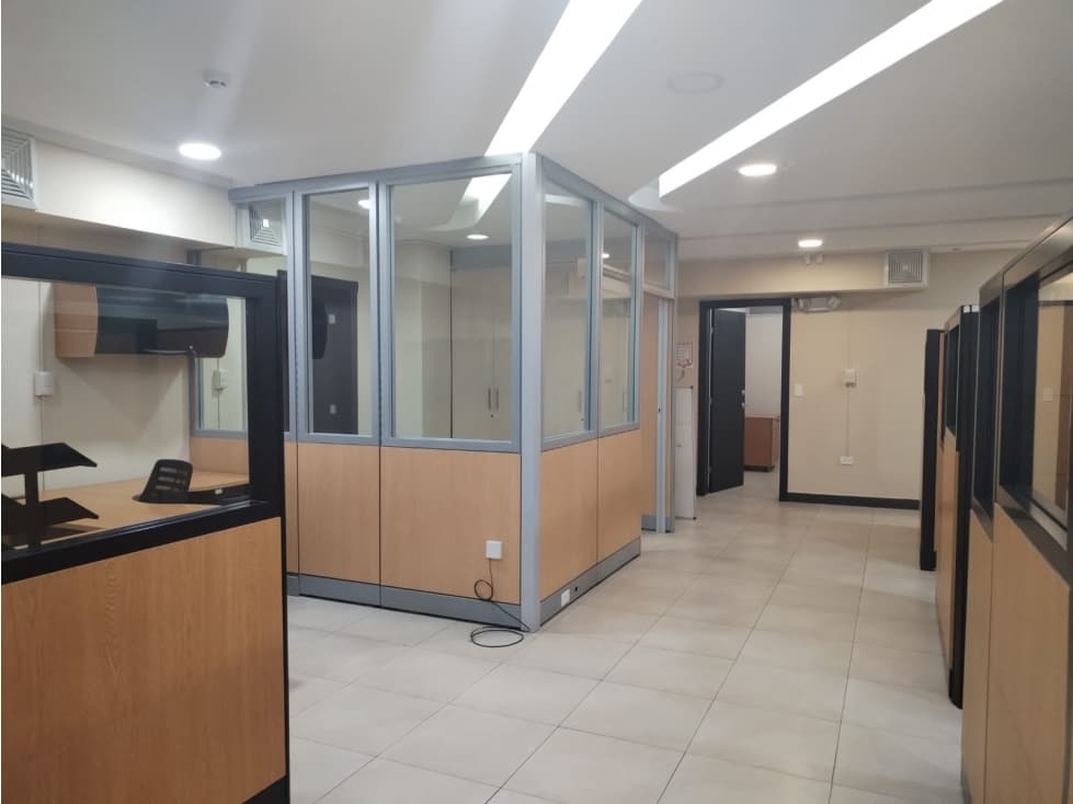 Carcelén, Oficina en Renta, 135m2, 5 Ambiente, 2 Parqueadero. - 1