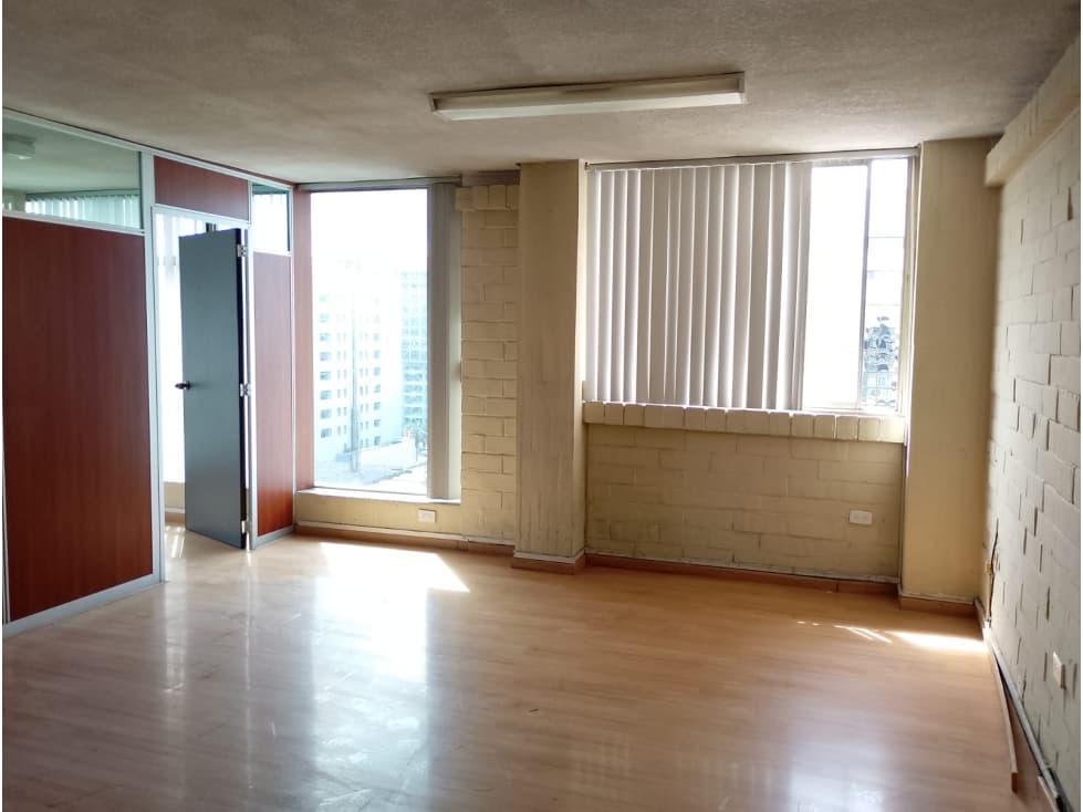 Iñaquito, Oficina en Renta, 60m2, 3 Ambientes - 1