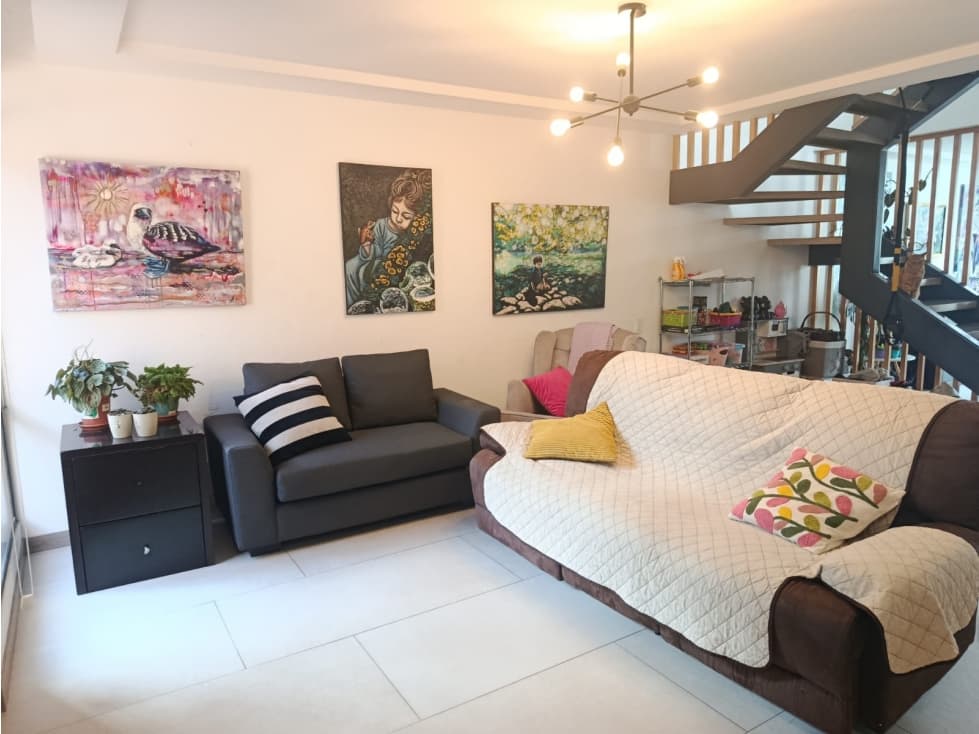 Tumbaco, Hermosa Casa Amoblada en Renta, 360m2 - 1