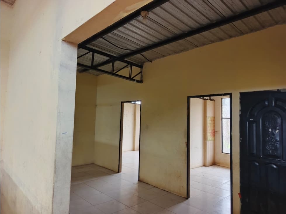Loja,pindal Casa en Venta, 560m2, terreno 466m2 - 1