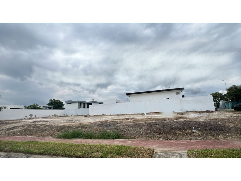 Vendo terreno en la urbanizacion privada Marenostro ruta del spondylus - 1