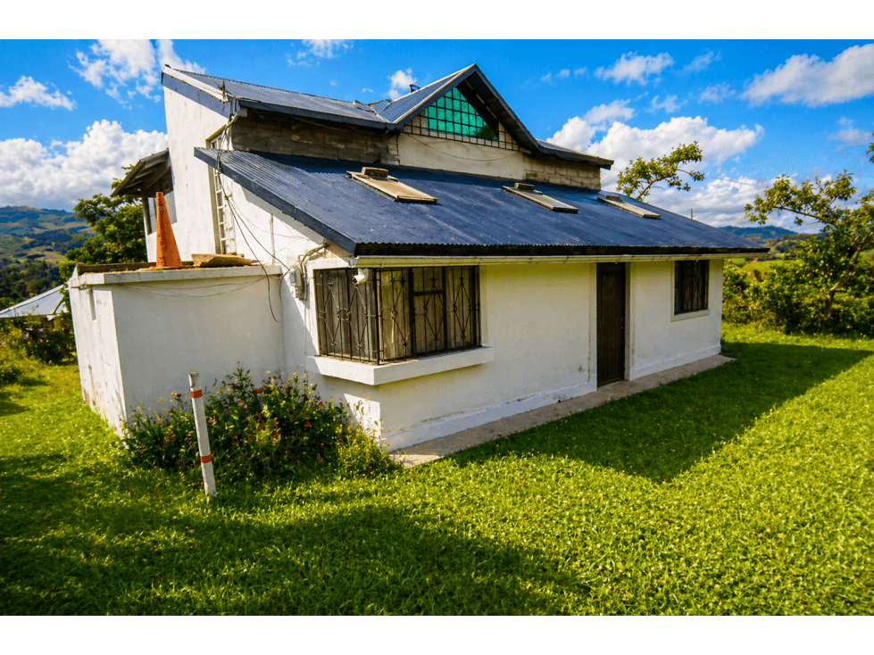 CASA EN VENTA | 135 m², Otavalo - Imbabura - 1