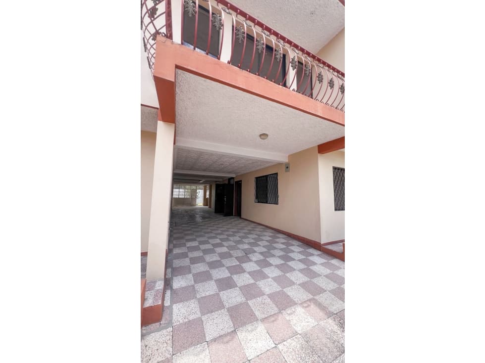 Casa comercial en renta sector Aeropuerto.  - 1