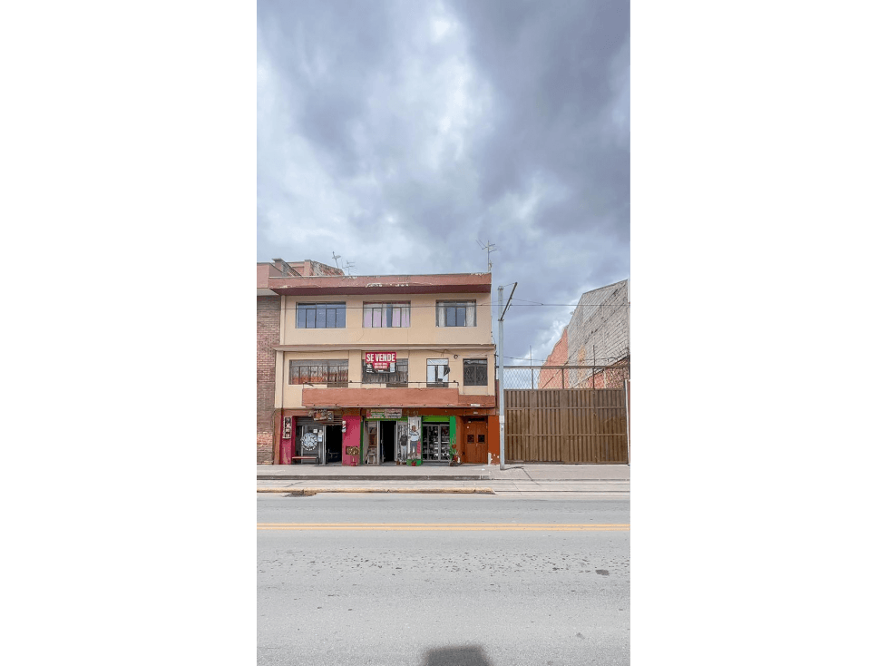 Casa comercial en venta - Sector Chola Cuencana - 1