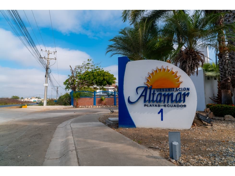 VENTA CASA AMOBLADA EN PLAYAS VILLA MIL VÍA A DATA - GUAYAS - 1