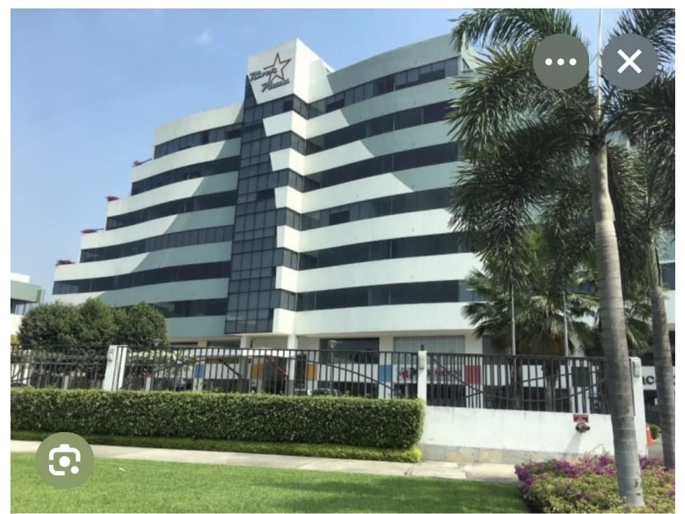 VENTA OFICINA ESQUINERA - RIVERT PLAZA - AV. LEÓN FEBRES CORDERO - 1