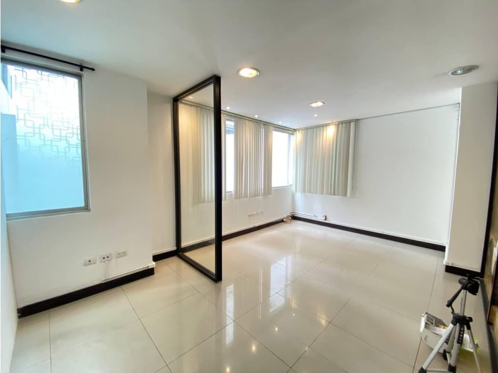 La Pradera, Oficina en Venta, 100m2, 4 ambientes , 1 baño - 1