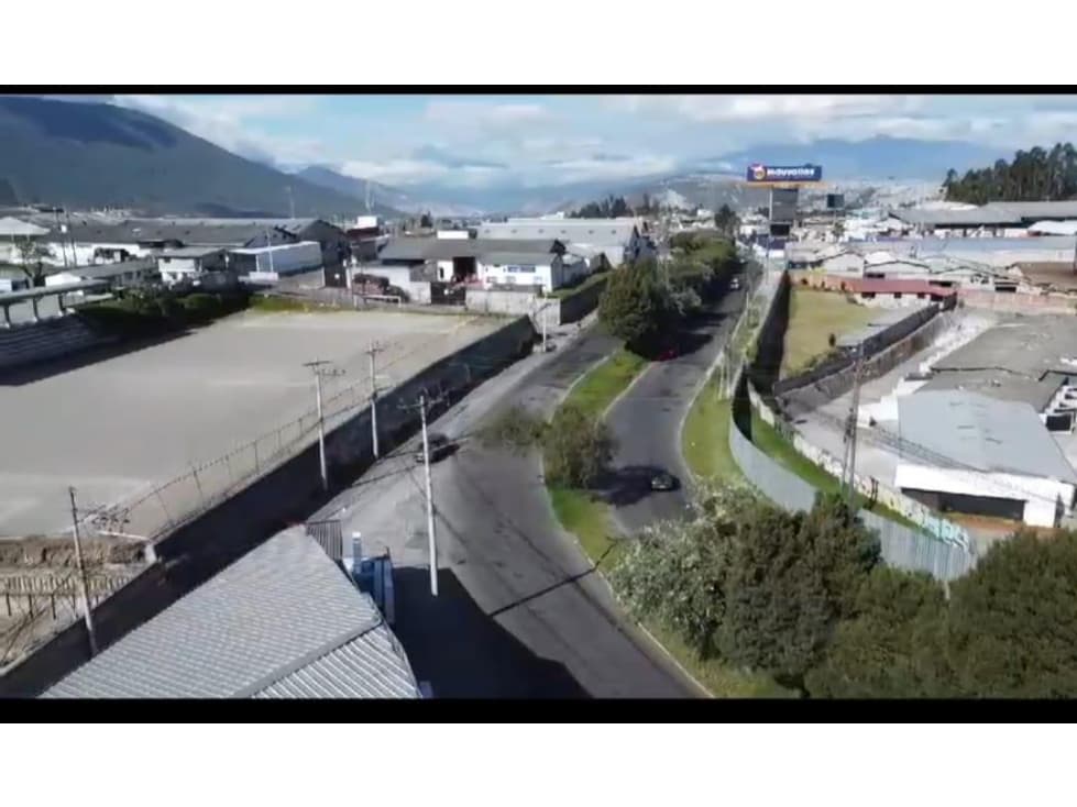 Carcelén, Galpón en Venta, 1300m2 3 Ambientes, Oficina 100m2. - 1