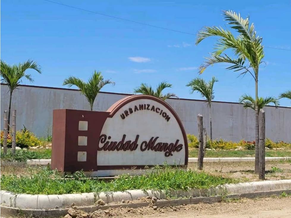 En Venta Terreno en Urbanización Ciudad Mangle - 1