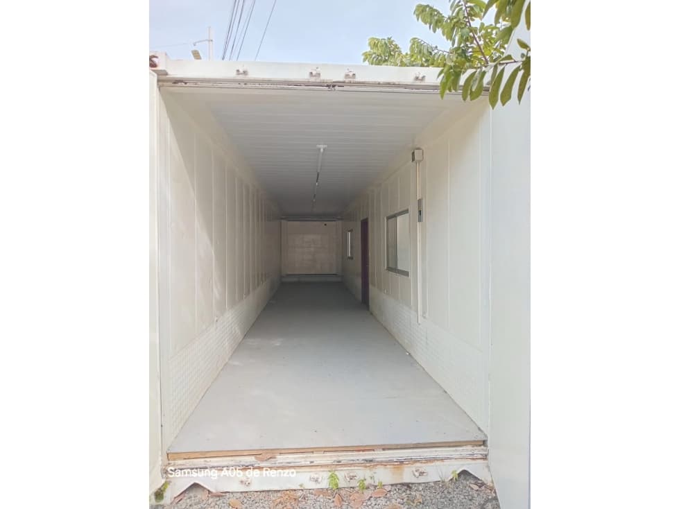 Bodega contenedor dentro de parque de bodegas Manta LVSA - 1