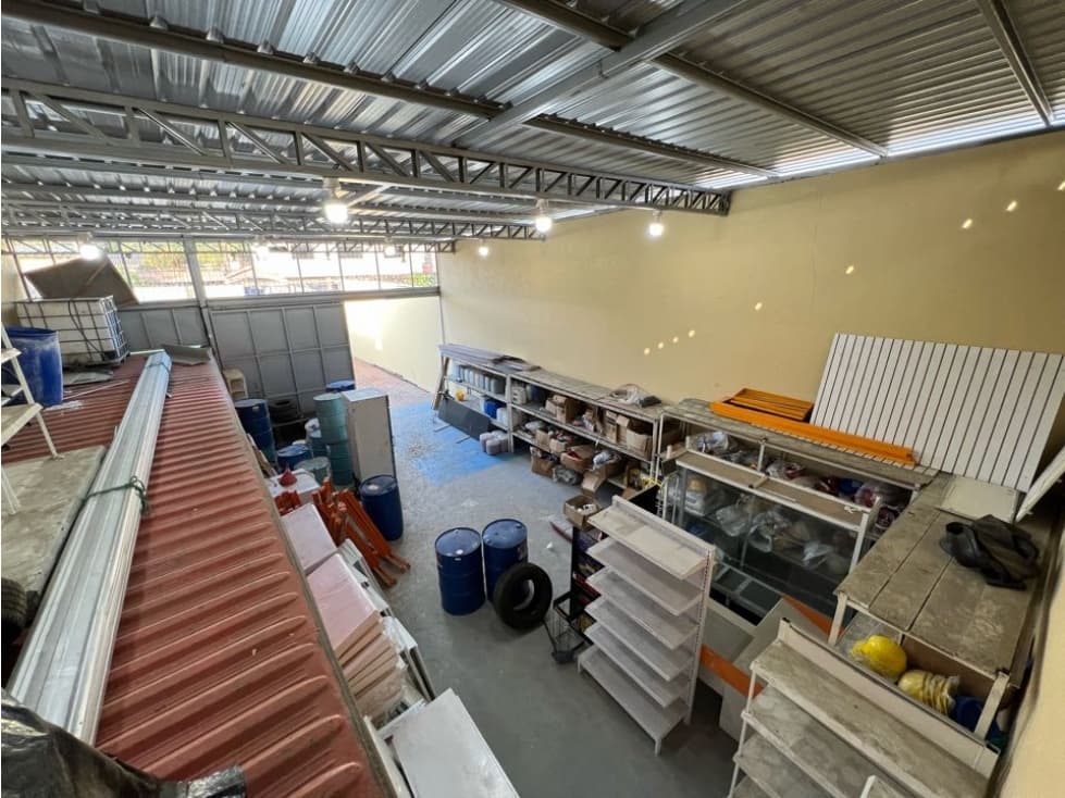 Se vende Galpón Bodega oportunidad de remate Manta LVSA - 1