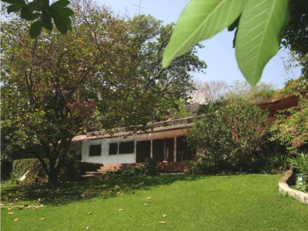 Venta de Casa Sola en Lomas de Jiutepec - 1