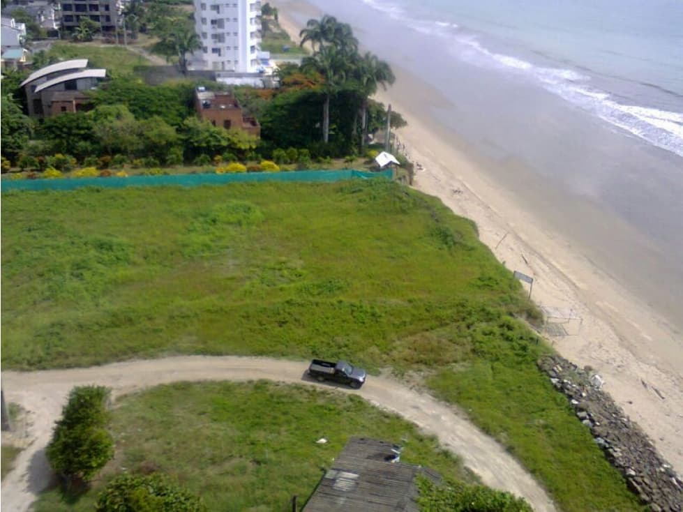 Terreno para Proyecto Inmobiliario en Tonsupa Precio negociable $350m2 - 1