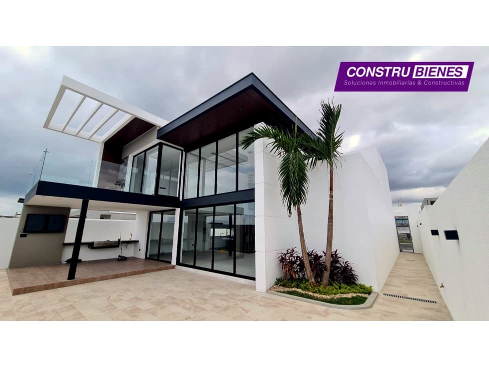 CASA EXCLUSIVA EN URB. MARINA BLUE , MANTA - 1