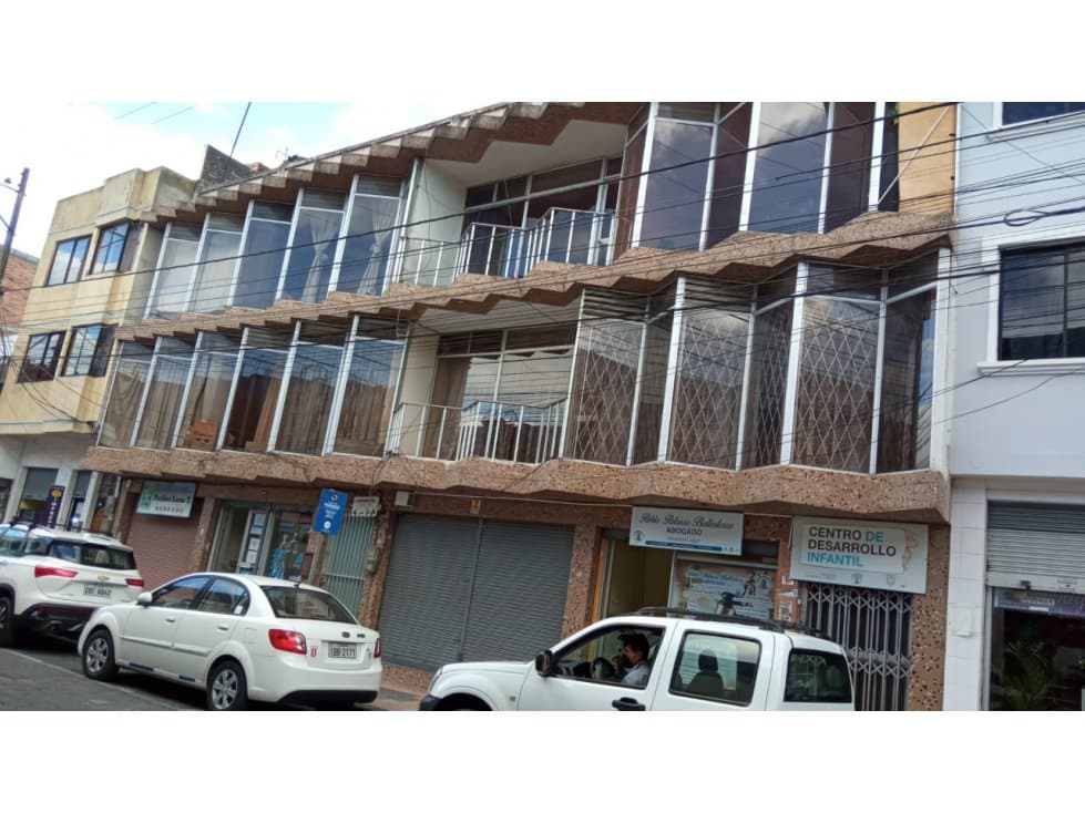PROPIEDAD COMERCIAL EN EL CENTRO DE OTAVALO - 1