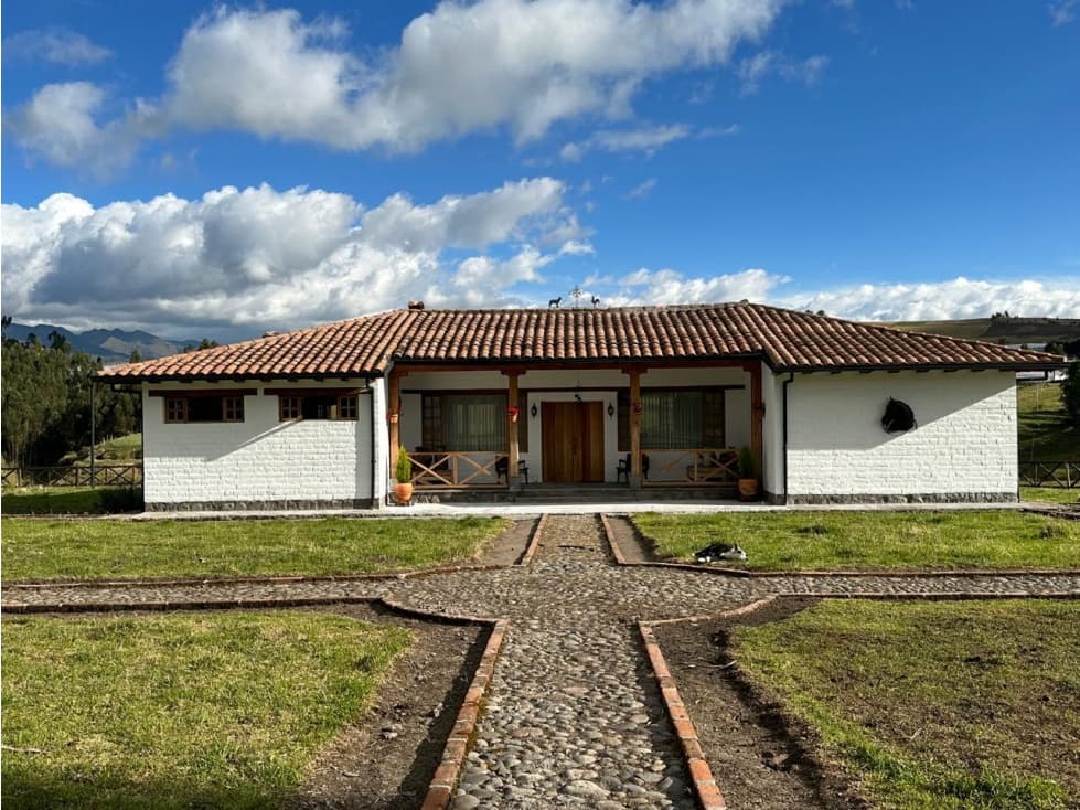 Propiedad 4 has en Parroquia Olmedo, Cantón Cayambe - 1