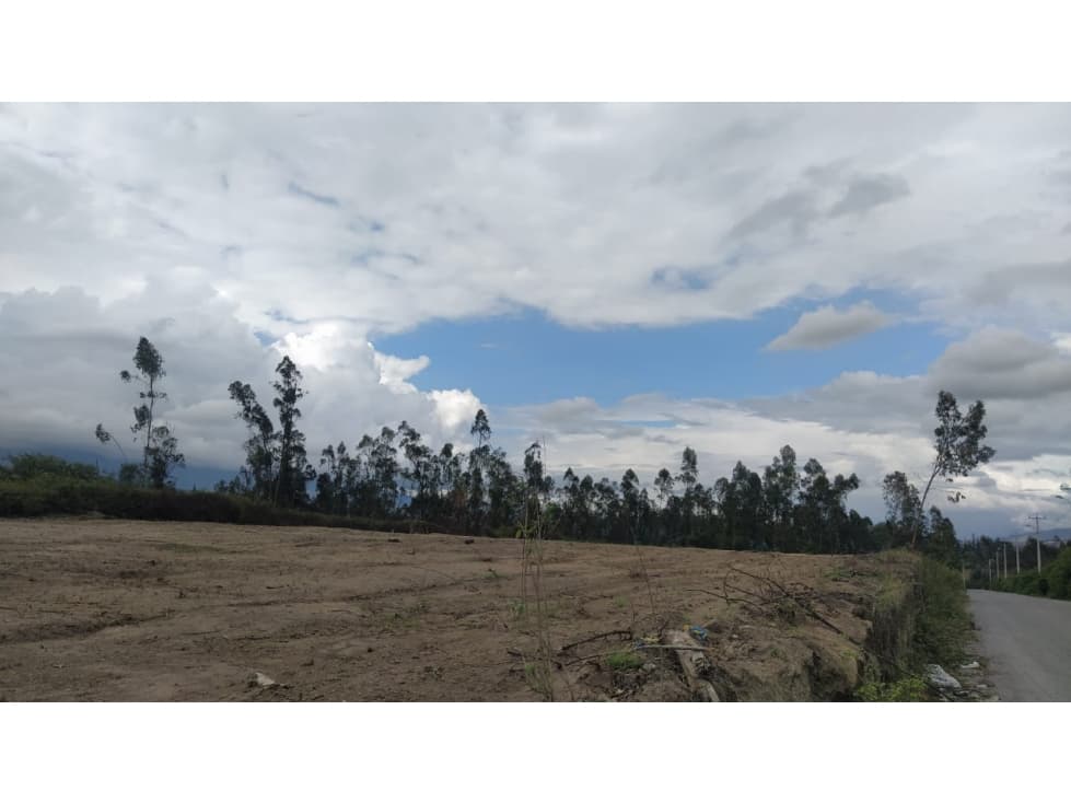 Terreno en Venta en Cotacachi - ¡Oferta Especial!* - 1