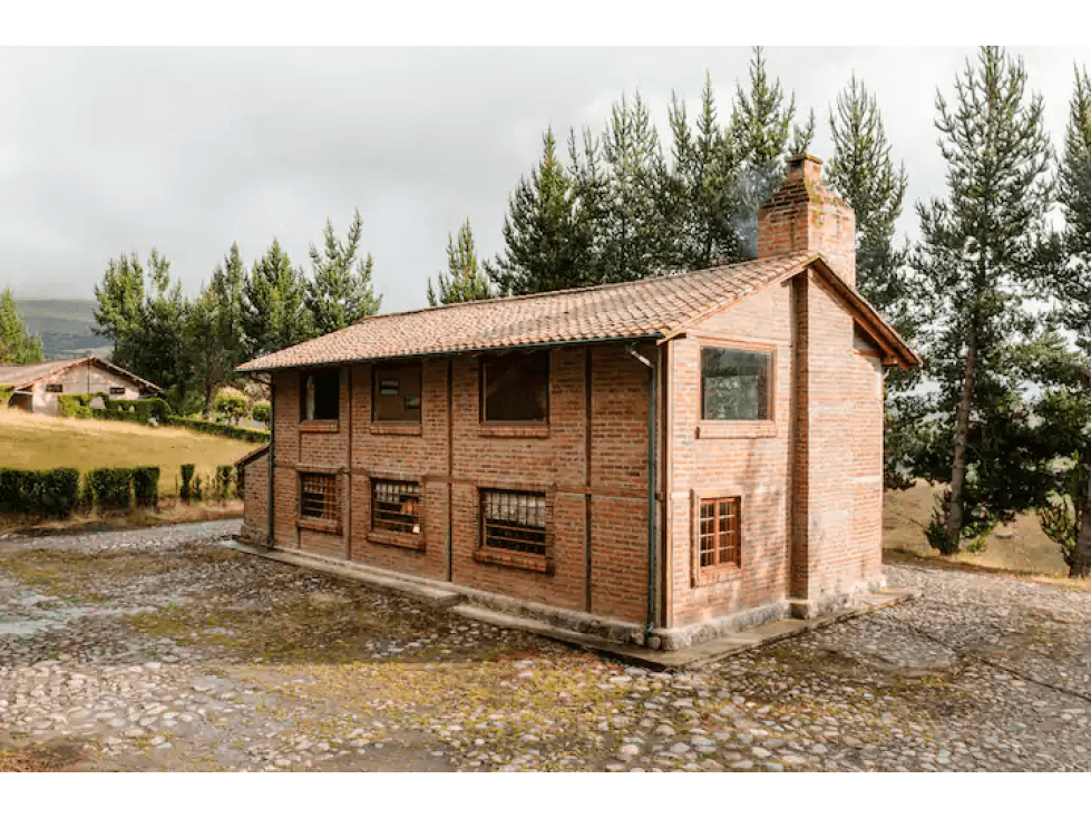 HACIENDA DE 62 HECTÁREAS A 30 MINUTOS DE CAYAMBE - 1