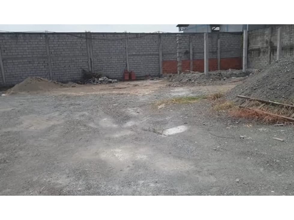 Terreno a medio construir en Zona Industrial en vía Durán-Tambo - 1