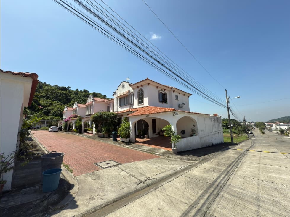 C-01 Casa en Venta Urb. Condado Vicolinci al Norte - 1