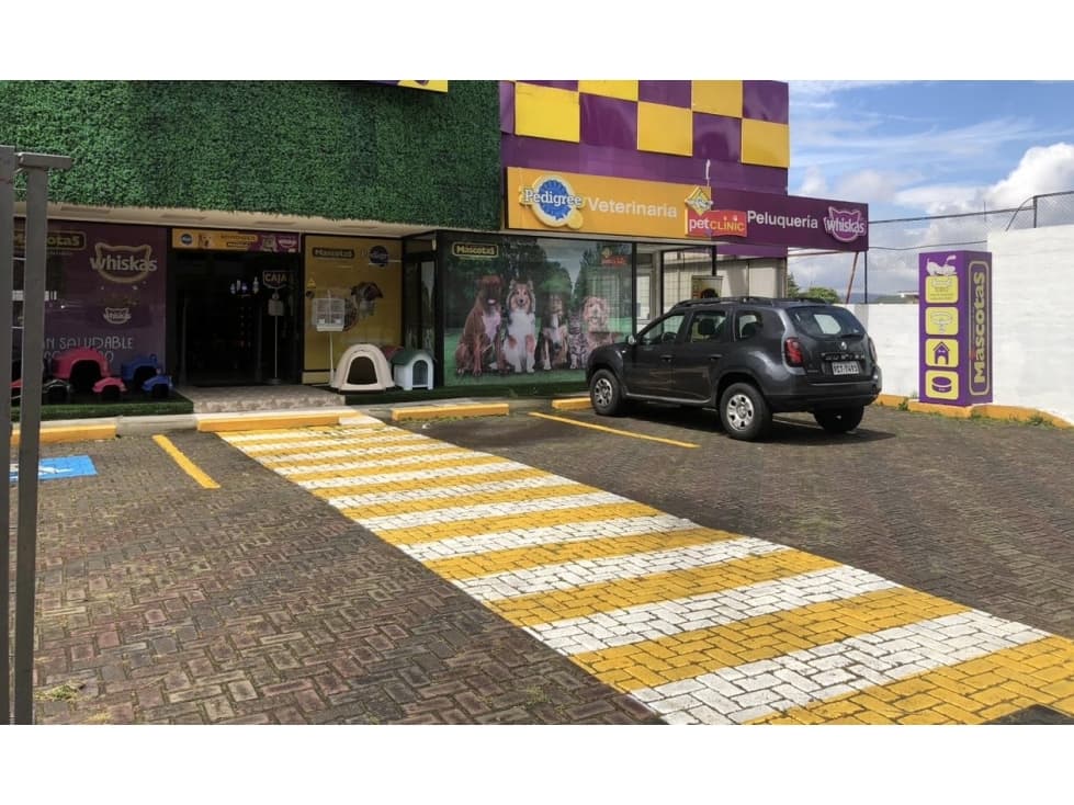 LOCAL EN RENTA 300M2 SECTOR CC BOSQUE - 1
