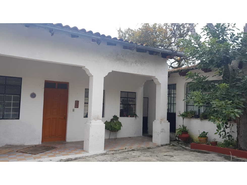 Oportunidad: propiedad a precio de terreno centro Ixtapan de la Sal - 1
