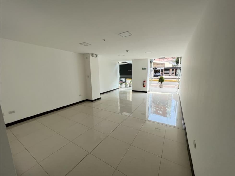 Renta Local a ESTRENAR Av. 6 de Diciembre 92 m2 - 1
