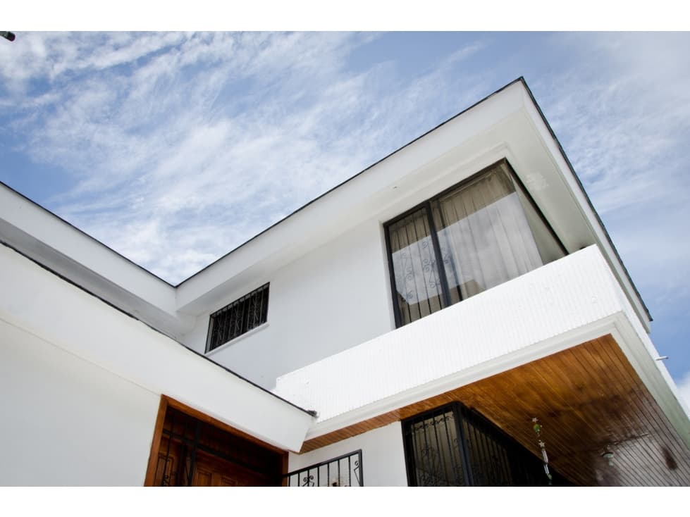 Casa Rentera en Sector Carcelén, Cerca Colegio Einstein - 1