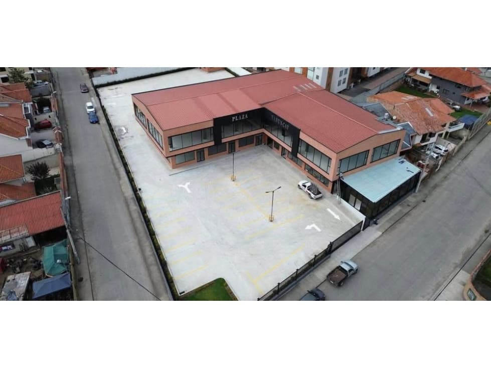 PLAZA COMERCIAL EN RENTA SECTOR YANUNCAY EN CUENCA - 1