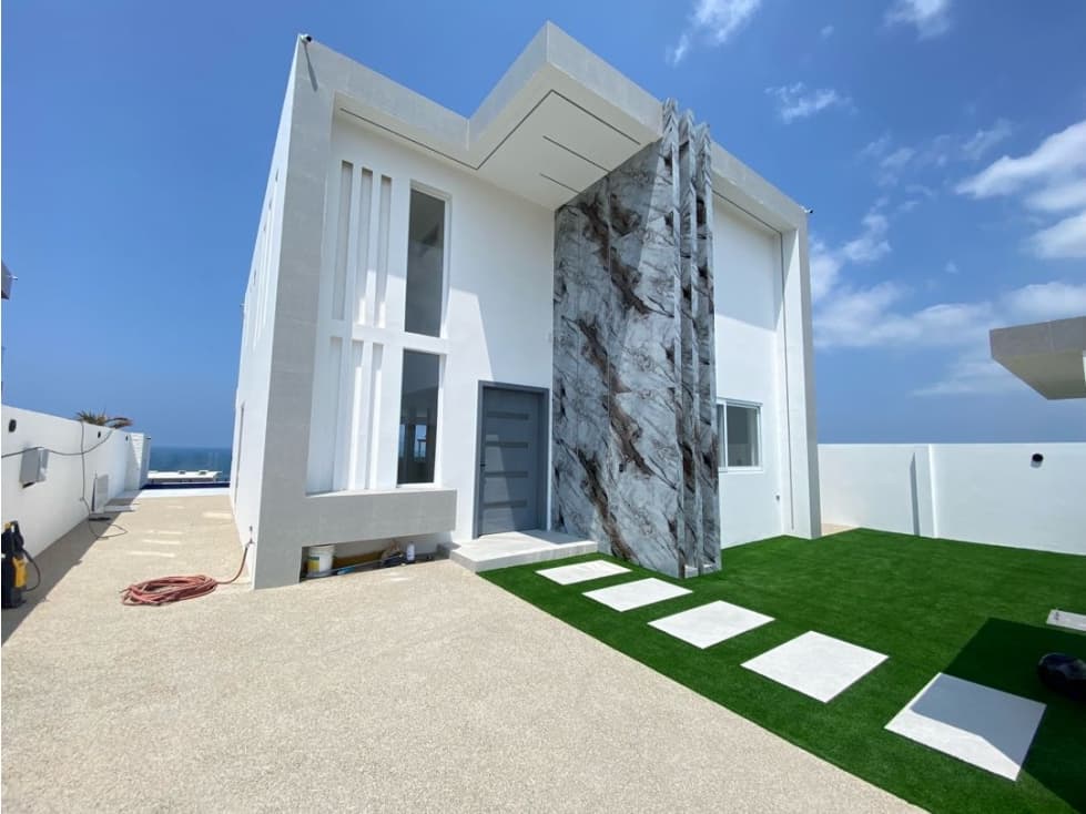 Casa frente al mar en venta Playa Alta, Santa Marianita, Manta - 1