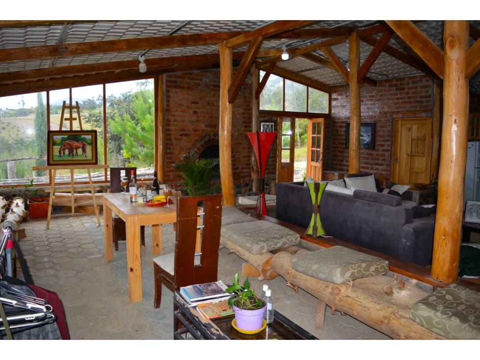 Ibarra, Casa en Venta, 250m2, 3 Habitaciones - 1