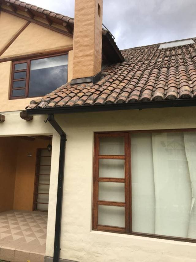 ARRIENDO CASA EN EL CONUNTO BULEVAR DE LAS ACACIAS, 4 HABITACIONES, 550 USD - 1